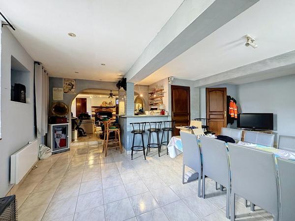 Maison libre + 2 appartements déjà loués : idéal !