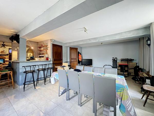 Maison libre + 2 appartements déjà loués : idéal !