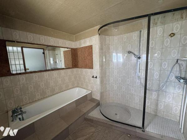 Maison 3 chambres jardin garage a conforter