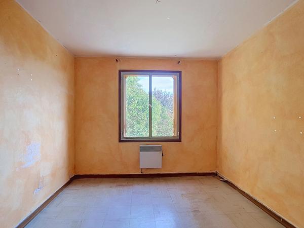 A vendre - Maison  80 m² - 4 pièces -Garage indépendant - 1200 m² de terrain à Saint Lys ( 31470 )