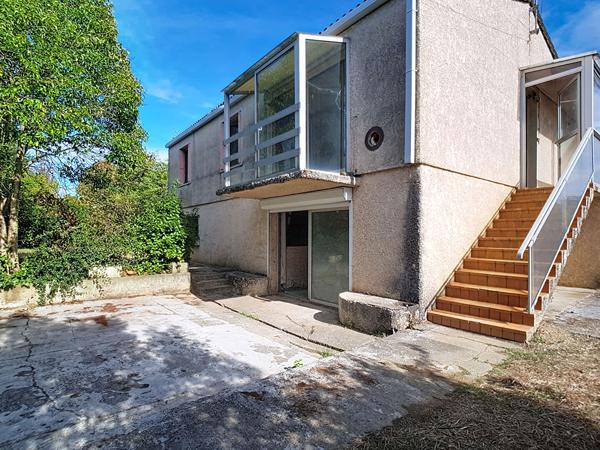 A vendre - Maison  80 m² - 4 pièces -Garage indépendant - 1200 m² de terrain à Saint Lys ( 31470 )