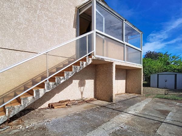 A vendre - Maison  80 m² - 4 pièces -Garage indépendant - 1200 m² de terrain à Saint Lys ( 31470 )