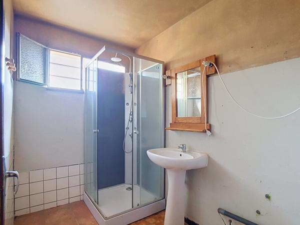 A vendre - Maison  80 m² - 4 pièces -Garage indépendant - 1200 m² de terrain à Saint Lys ( 31470 )