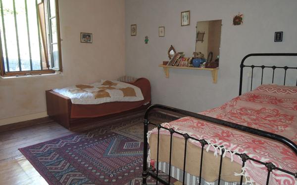 Maison à vendre    5 pièces •  Hostiaz