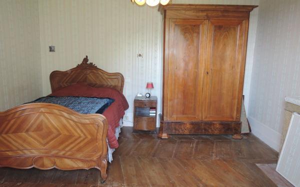 Maison à vendre    5 pièces •  Hostiaz