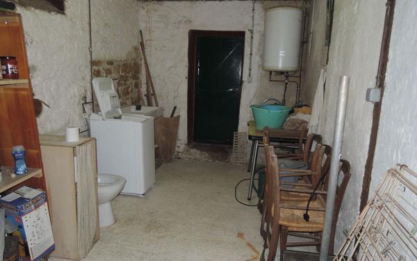 Maison à vendre    5 pièces •  Hostiaz