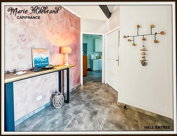 Villa contemporaine 134m² habitables avec piscine, séjour cathédrale, vue dégagée, jardin et double garage