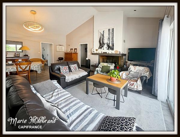 Villa contemporaine 134m² habitables avec piscine, séjour cathédrale, vue dégagée, jardin et double garage