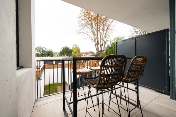ARCHITECTURE VALORISÉE- 1970 - Duplex avec terrasse, jardin et parking - Bordeaux