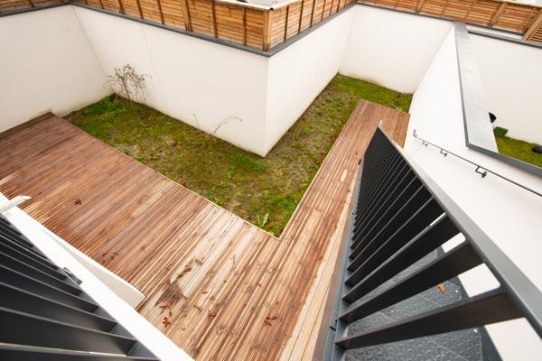 ARCHITECTURE VALORISÉE- 1970 - Duplex avec terrasse, jardin et parking - Bordeaux