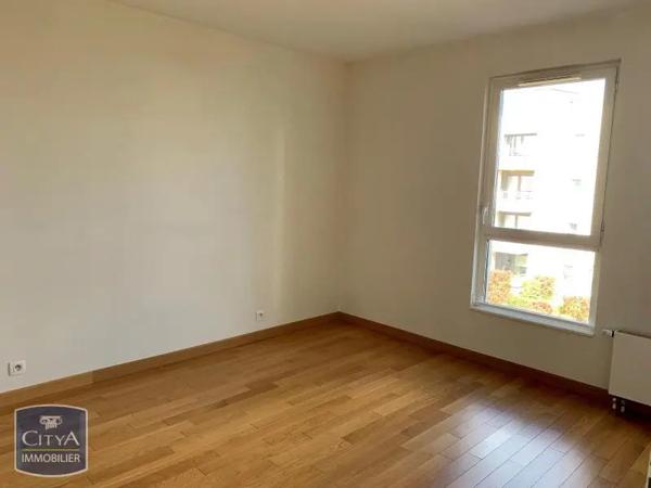 Appartement à louer 4 pièces 106.35m² Saint-Pierre-des-Corps (37700)