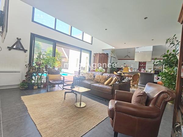 Maison à LA MEZIERE, 35520 - 6 pièces 145m²