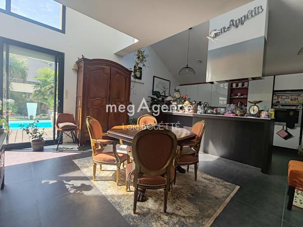 Maison à LA MEZIERE, 35520 - 6 pièces 145m²