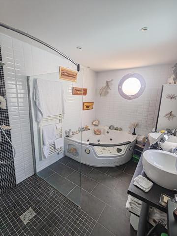 Maison à LA MEZIERE, 35520 - 6 pièces 145m²