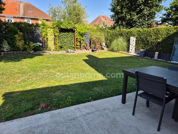 Maison semi individuelle 4 chambres + jardin + garage