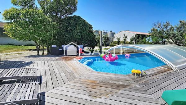 Authentique Longère avec piscine  et ses dépendances