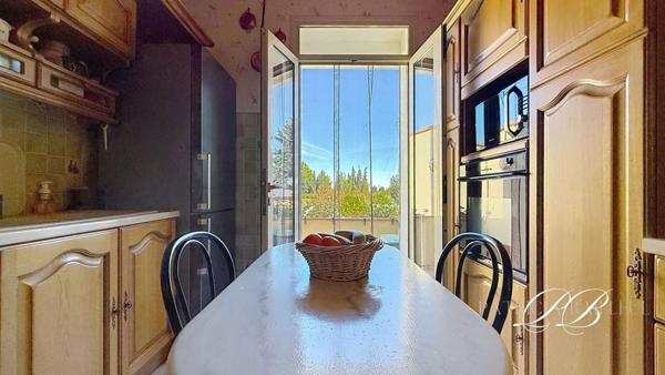 Maison de charme avec terrasse, patio, piscine et dépendances