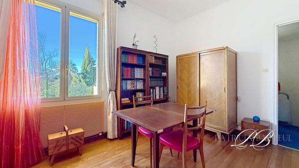 Maison de charme avec terrasse, patio, piscine et dépendances