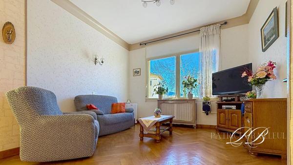 Maison de charme avec terrasse, patio, piscine et dépendances