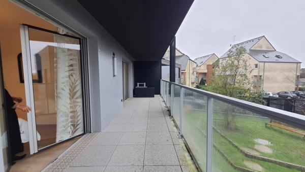 RENNES centre ville - proche gare / Appartement récent de 2023 / 2 pièces avec une belle terrasse .