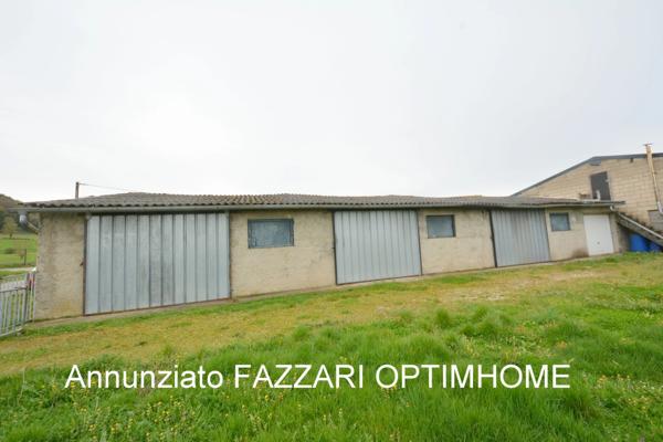 À vendre en exclusivité à Lion-devant-Dun, bâtiment à usage de garages et bureau, surface totale 282 m²!