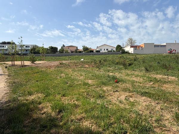 Vente
                Terrain480 m² - VAUX SUR MER (17640)