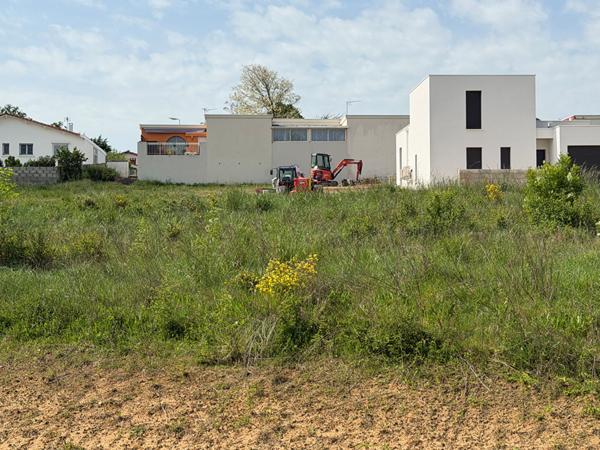 Vente
                Terrain480 m² - VAUX SUR MER (17640)