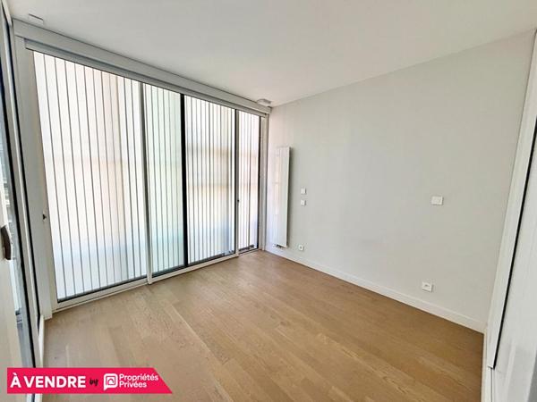 Appartement Bordeaux 3 pièce(s) 46.05 m2 parking et jardin d'hiver