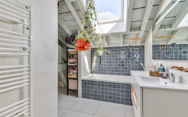 Maison à vendre    6 pièces • 189,88 m2 Mornant