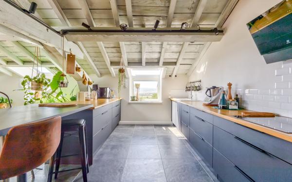 Maison à vendre    6 pièces • 189,88 m2 Mornant