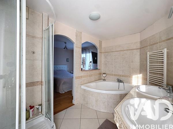 Maison à vendre 7 pièces 162 m² Cesson-Sévigné