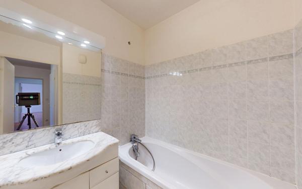 Appartement à vendre    3 pièces • 69,07 m2 Lyon 4