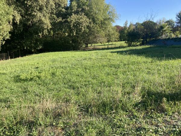 Terrains à bâtir de 1011 m² à Aubiac, France
