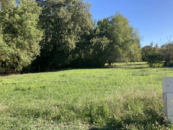 Terrains à bâtir de 1011 m² à Aubiac, France