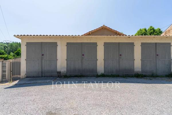 Propriété de Charme à vendre à Riez - Ensemble Immobilier avec Logements, Dépendances, Jardins et Potentiel Locatif