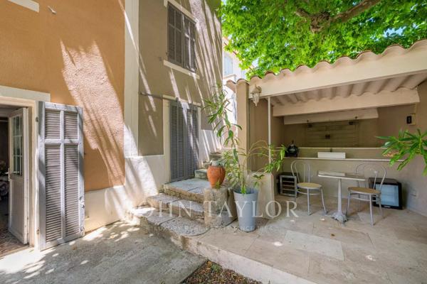 Propriété de Charme à vendre à Riez - Ensemble Immobilier avec Logements, Dépendances, Jardins et Potentiel Locatif