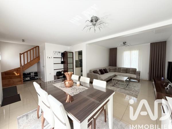 Maison à vendre 6 pièces 120 m² Vaux-le-Pénil