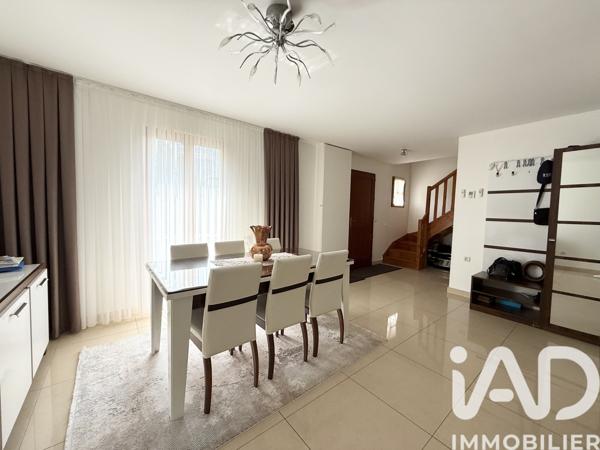 Maison à vendre 6 pièces 120 m² Vaux-le-Pénil