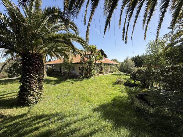 Villa d'exception au coeur de son parc paysagé