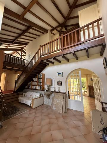 Villa d'exception au coeur de son parc paysagé