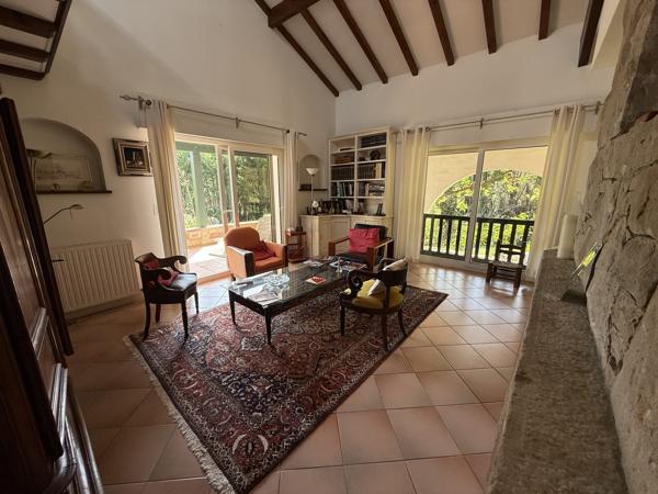 Villa d'exception au coeur de son parc paysagé
