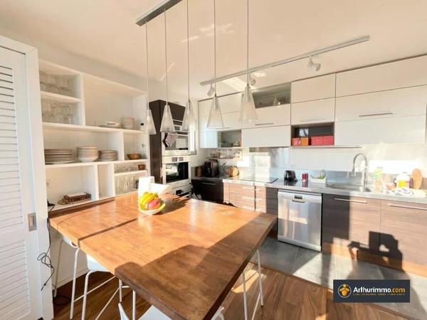 Vente                                                      Appartement
                        
                     4 pièces                      89 m2                     à Saint-Laurent-du-Var