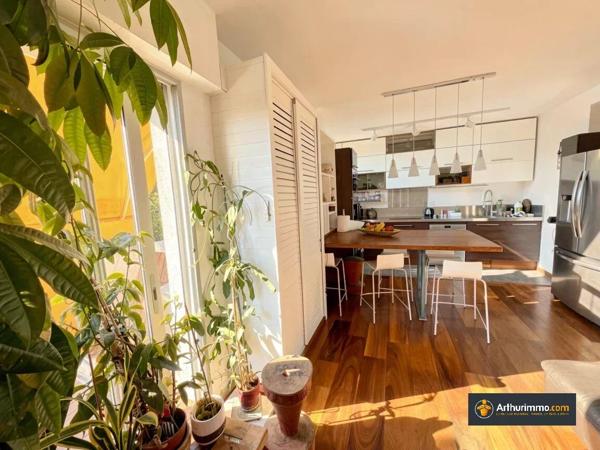Vente                                                      Appartement
                        
                     4 pièces                      89 m2                     à Saint-Laurent-du-Var