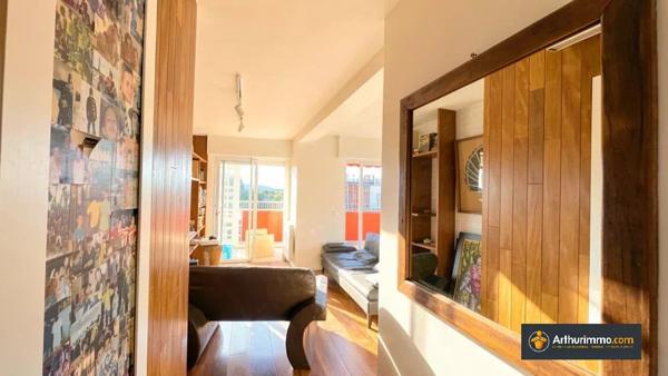 Vente                                                      Appartement
                        
                     4 pièces                      89 m2                     à Saint-Laurent-du-Var