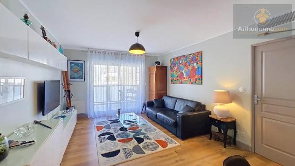 Vente                                                      Appartement
                        
                     2 pièces                      42 m2                     à La Seyne-sur-Mer