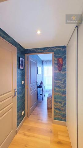Vente                                                      Appartement
                        
                     2 pièces                      42 m2                     à La Seyne-sur-Mer
