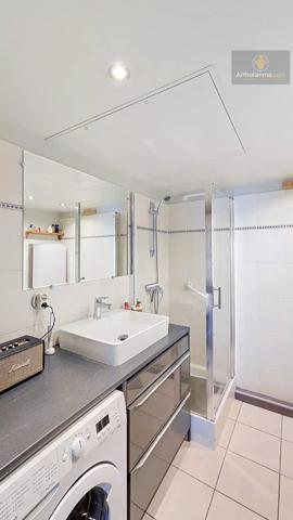 Vente                                                      Appartement
                        
                     2 pièces                      42 m2                     à La Seyne-sur-Mer