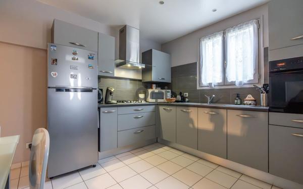 Maison à vendre    6 pièces • 101,95 m2 Joinville-le-Pont