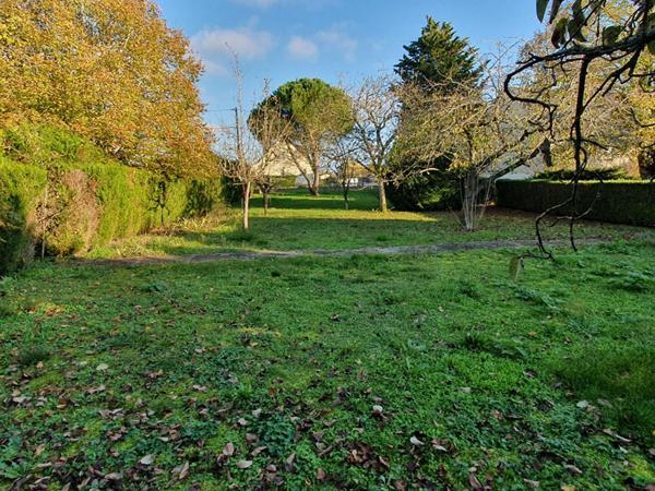 Terrain à batir 831 m2