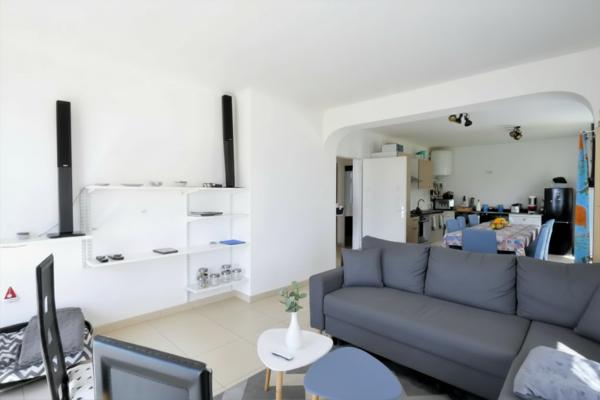 En Exclusivité ! Sur la Corniche de Vallières, une Ambiance Différente